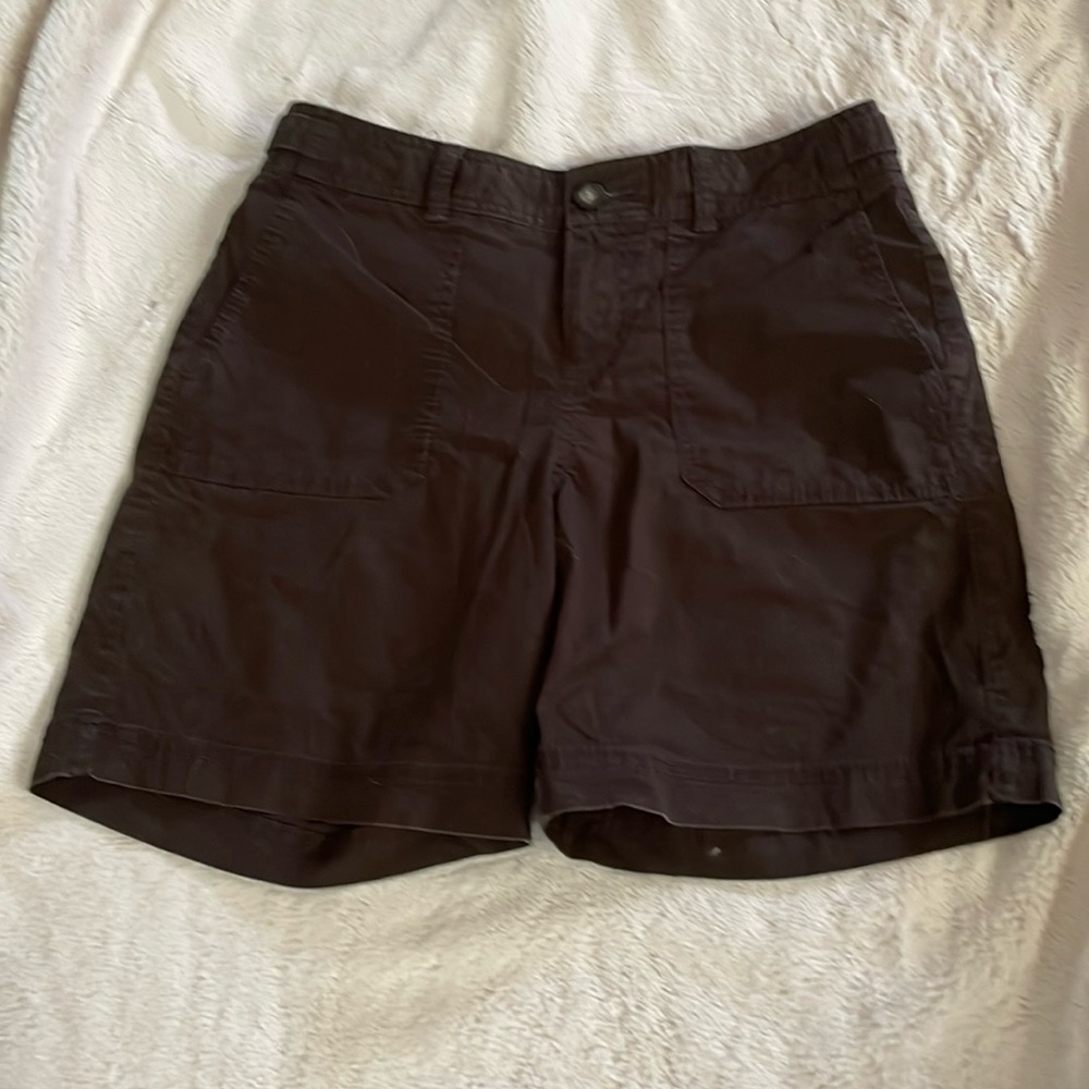 Brown Dockers Curvy women’s cargo shorts size 4
